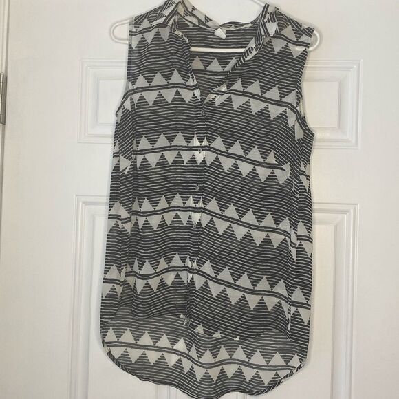 H&M Tribal Sheer Sleeveless Hi Low Button Up Top Blouse Size 6 - Picture 1 of 11